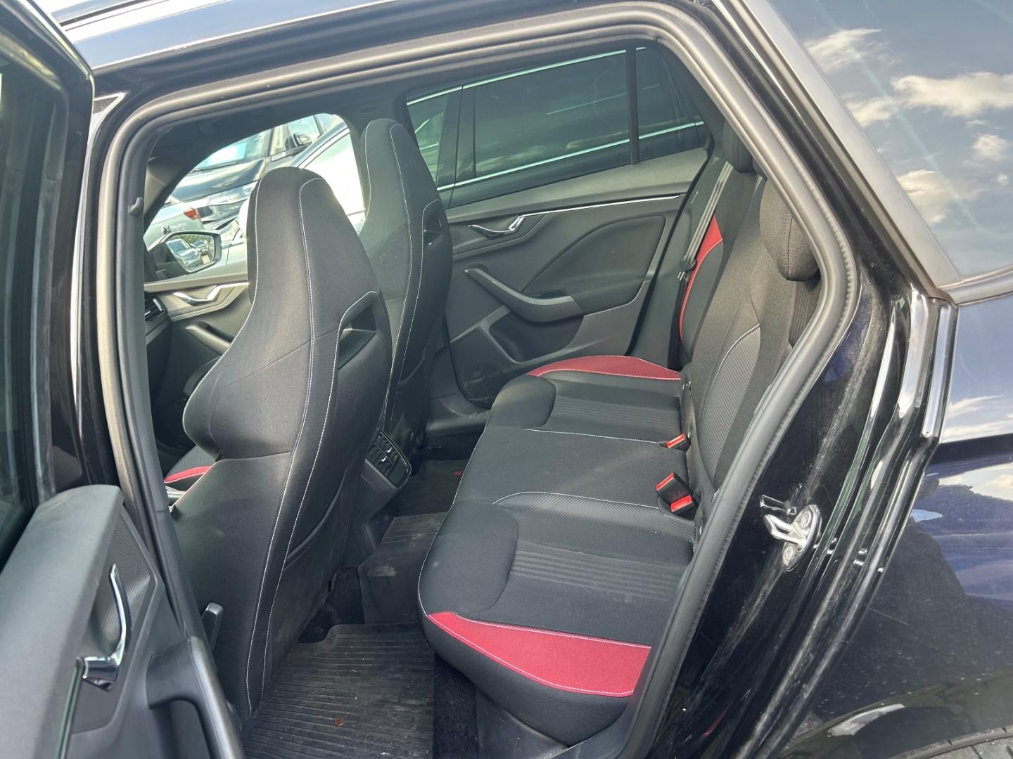Skoda Kamiq Monte Carlo TSI DSG KEYLESS PANO NAVI RFK 