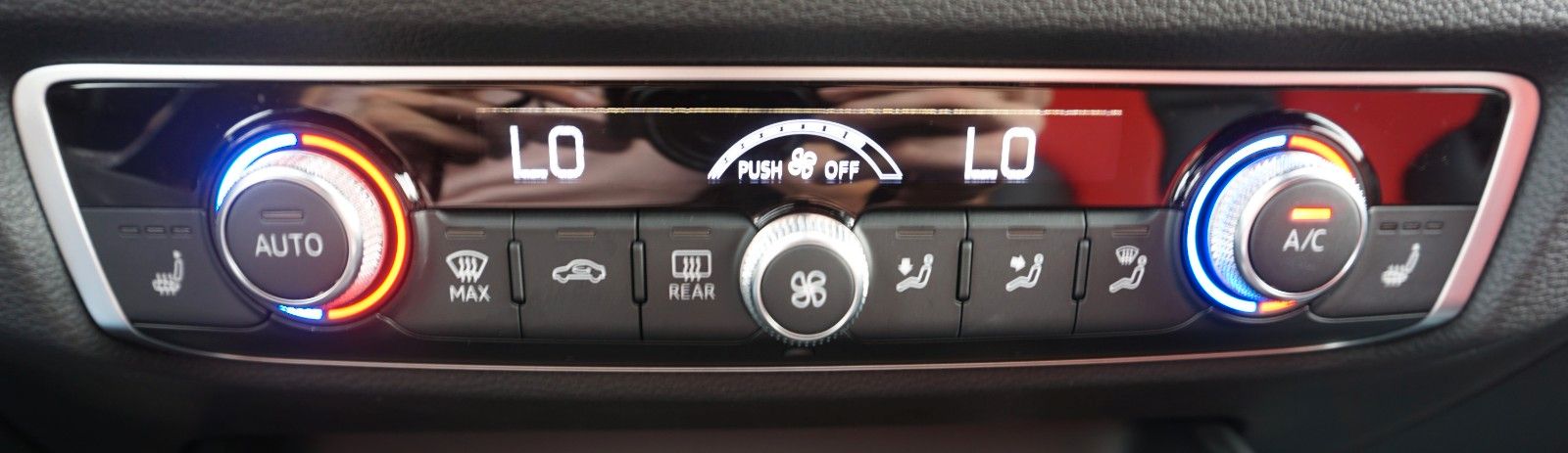 Fahrzeugabbildung Audi S3 Sportback 2.0 TFSI quattro, Leder, Navi, B&O