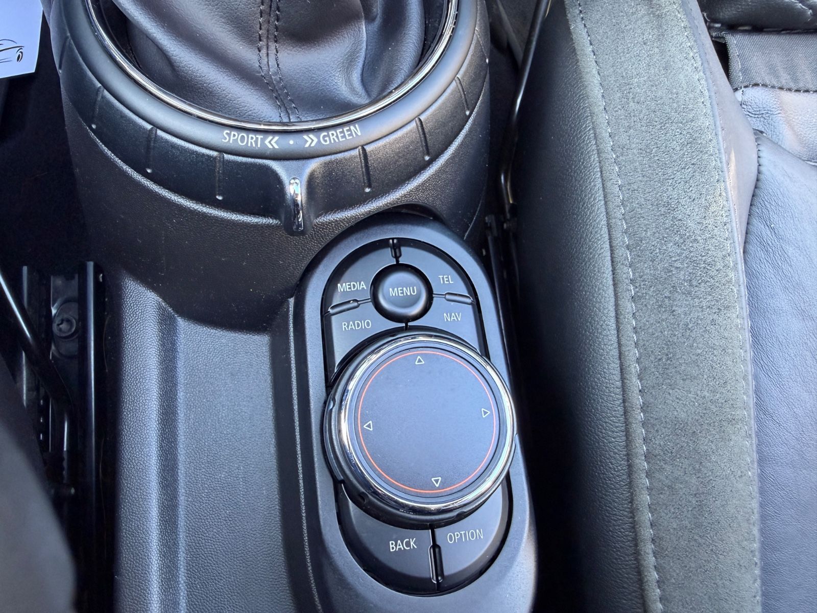Fahrzeugabbildung MINI Cooper S Cabrio NAVI PDC LEDER H&K 1-HAND