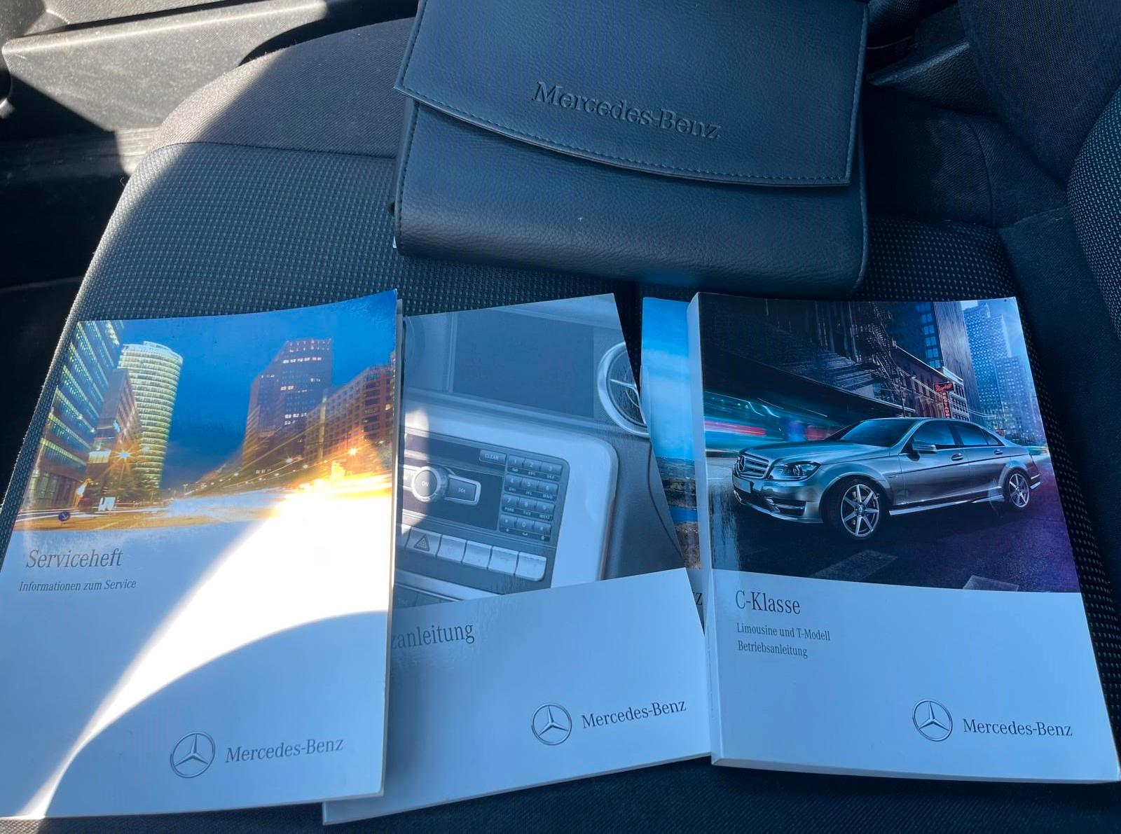 Mercedes-Benz C180 2011 — photo 10
