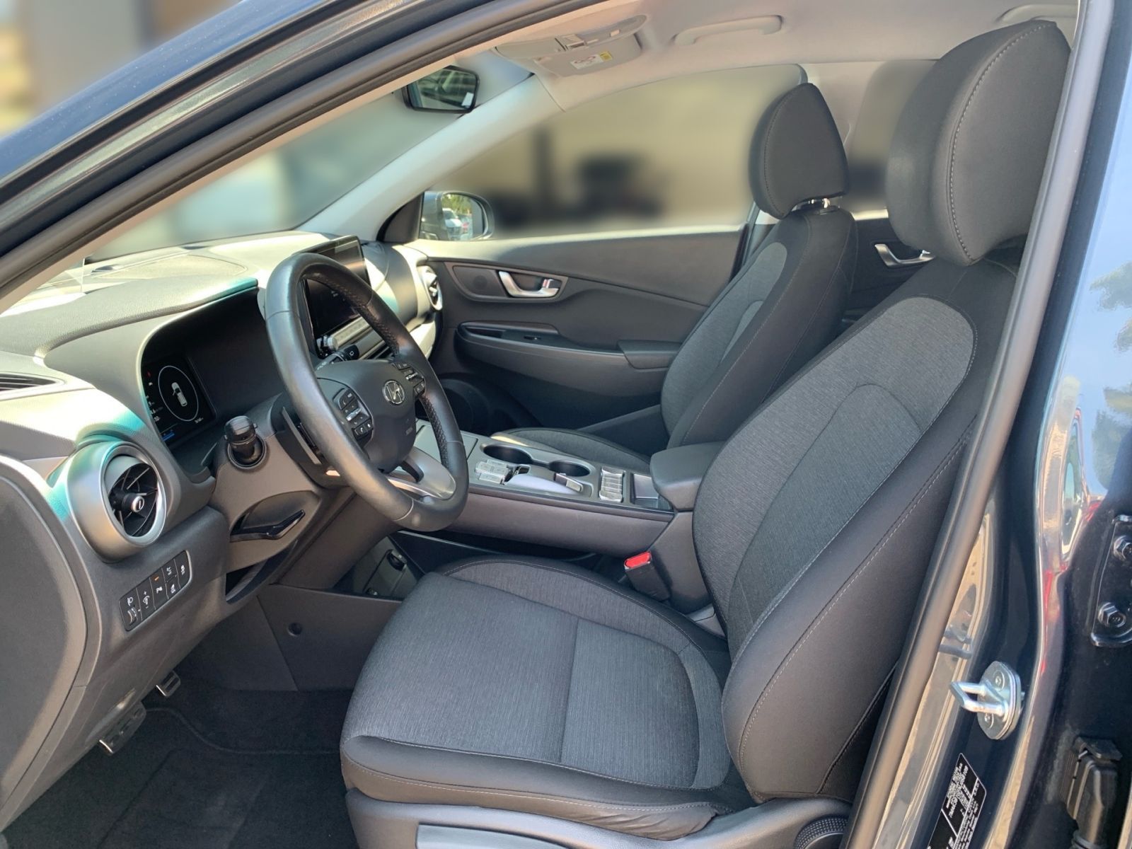 Fahrzeugabbildung Hyundai KONA Trend Elektro 64 kWh Navi Assistenz-Pak. 1H