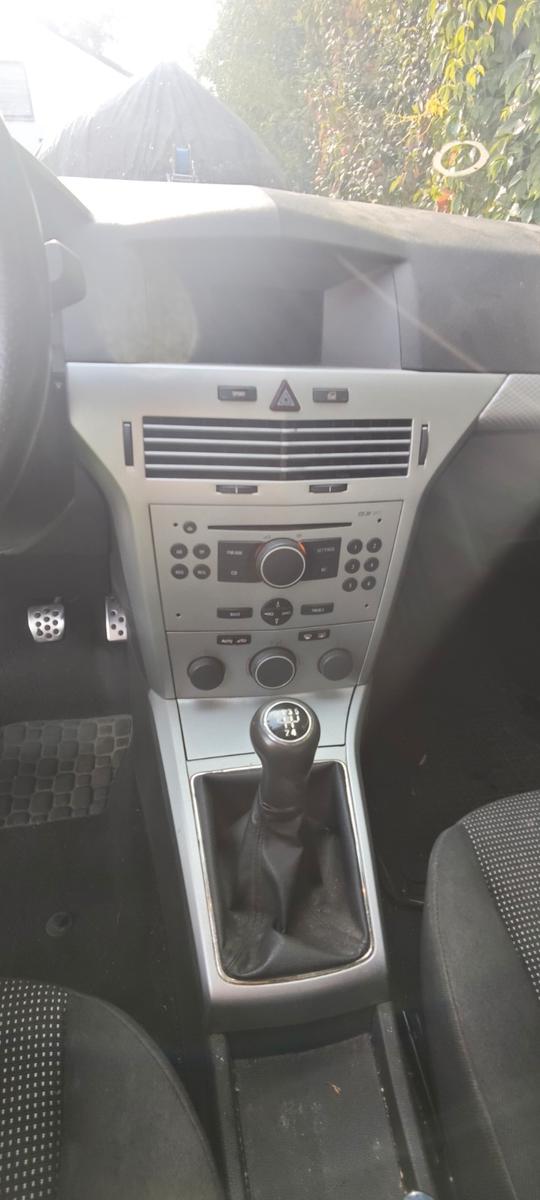 Opel Astra 2006 — photo 13