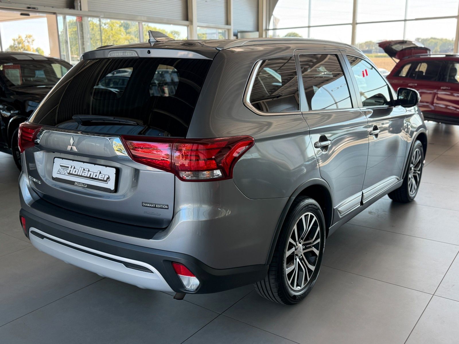 Fahrzeugabbildung Mitsubishi Outlander 2.0 Diamant Edition 2WD "AHK"