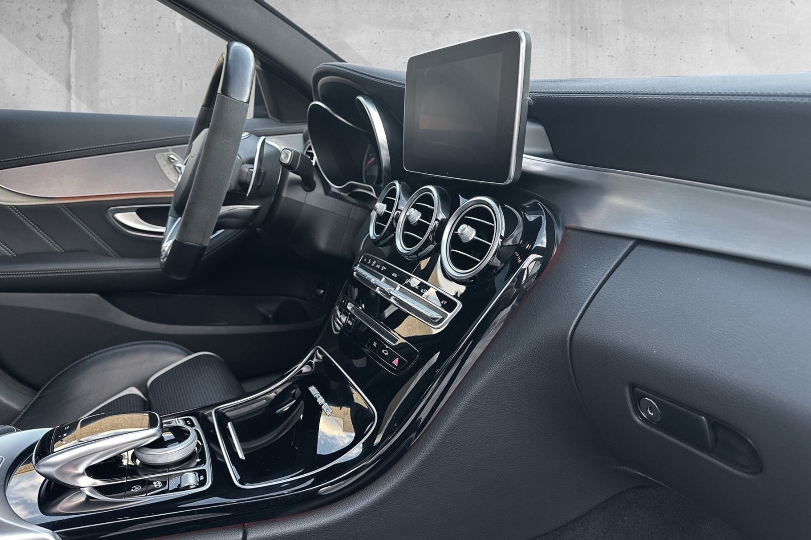 Fahrzeugabbildung Mercedes-Benz C63 S AMG T*Perf-AGA &-Sitze*AHK*Pano*Ambient