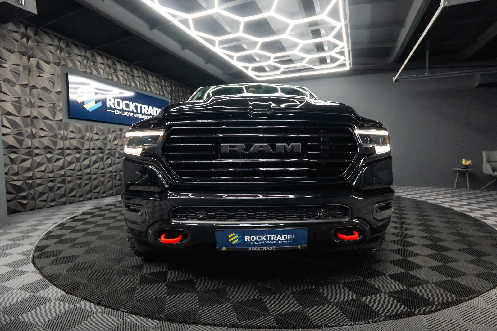 Fahrzeugabbildung Dodge RAM 5.7 V8 HEMI 4x4 LARAMIE RamBox Airmatic 19%