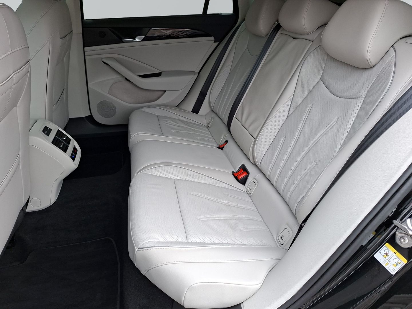 Passat Variant 1.5 eHybrid DSG Elegance *LEDER*A