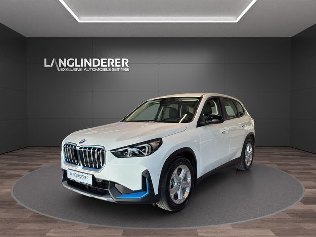 BMW iX1 xDrive30 NP 62.689,- Head-Up Display