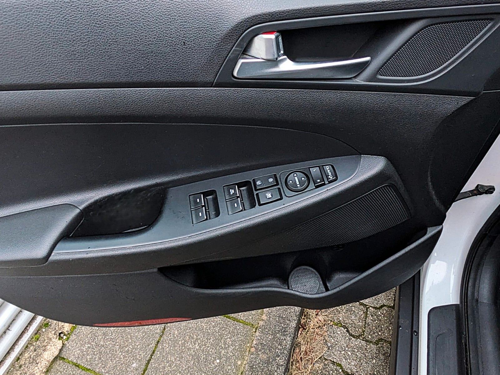 Fahrzeugabbildung Hyundai Tucson PREMIUM 4WD LEDER NAVI PANO PARKASS. LED