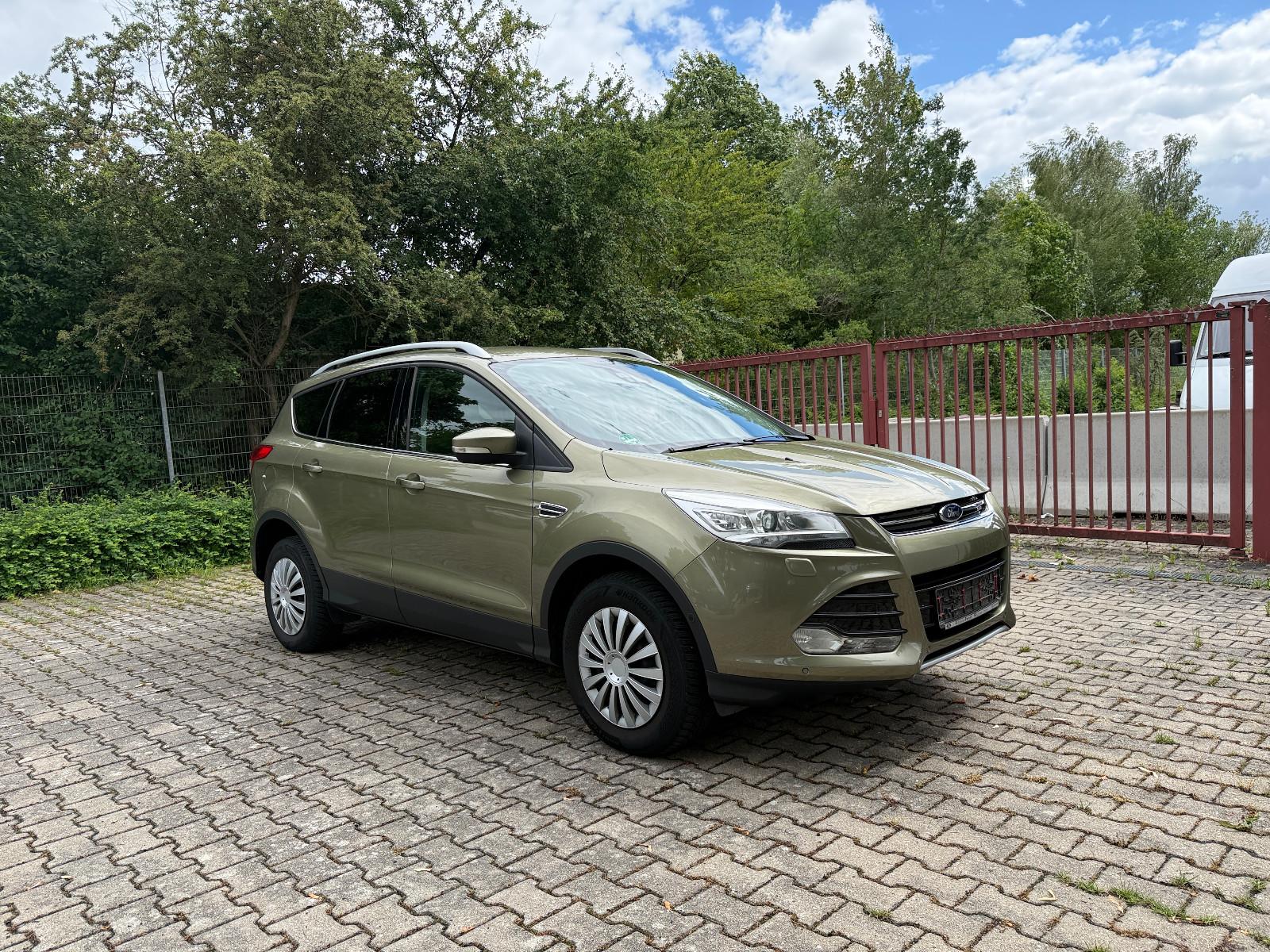 Ford Kuga Titanium 1.6 , Bi-Xenon, Kamera, Totwinkel