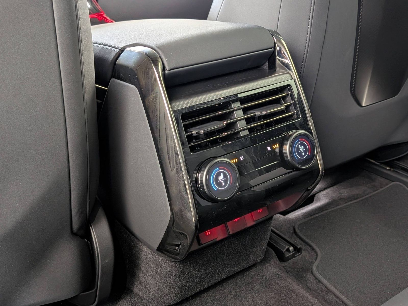 LAND ROVER Range Rover Sport P635 SV EDITION TWO Winter AHK – Bild 13