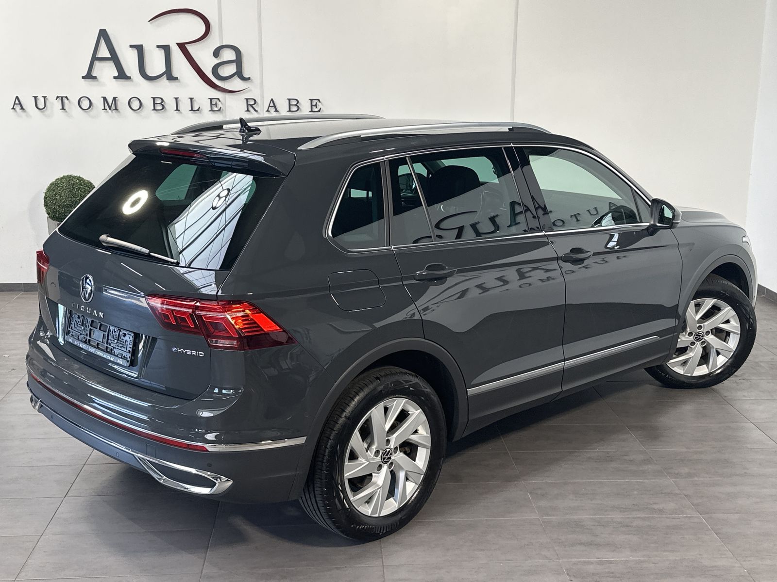 Fahrzeugabbildung Volkswagen Tiguan Elegance eHybrid NAV+IQ-LIGHT+AHK+HEAD-UP
