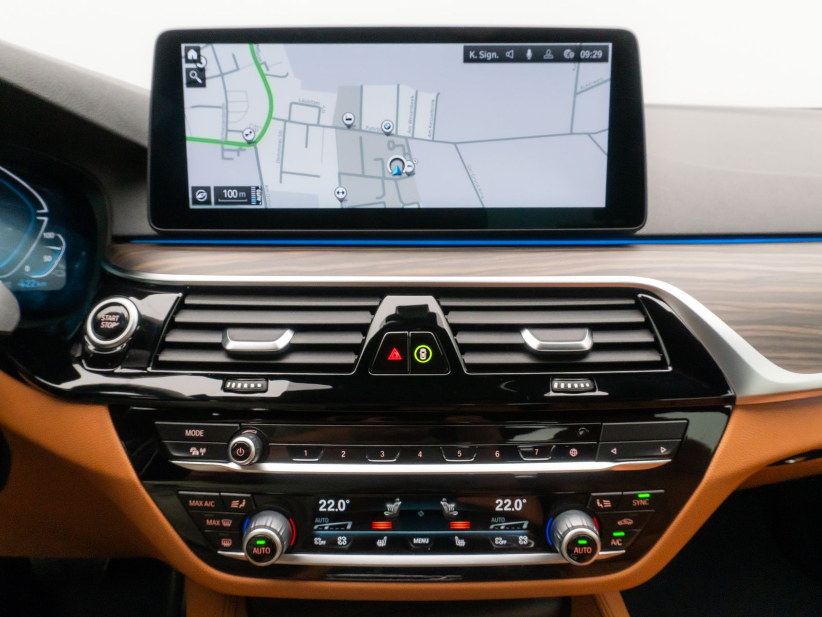 Fahrzeugabbildung BMW 545e xD M Sport 360° HUD H/K DAB AHK Komfort