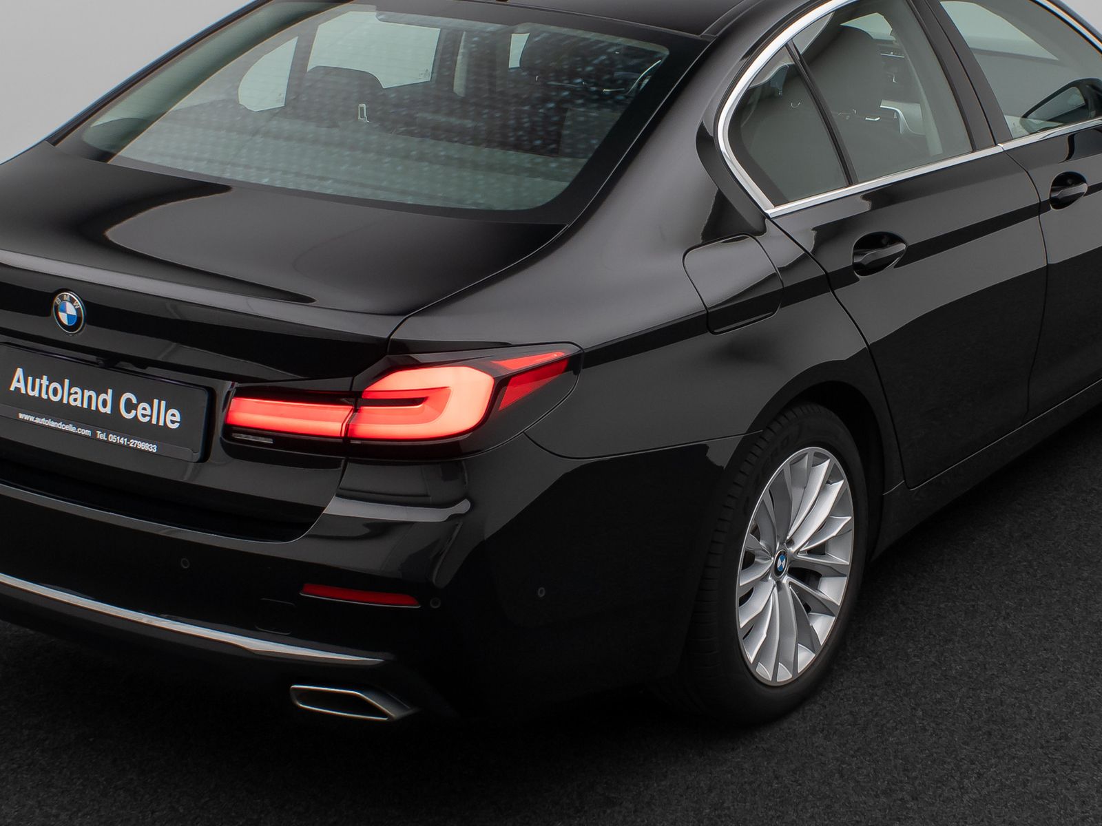 Fahrzeugabbildung BMW 520d Luxury Line Kamera DAB 4xKlima AHK Sport