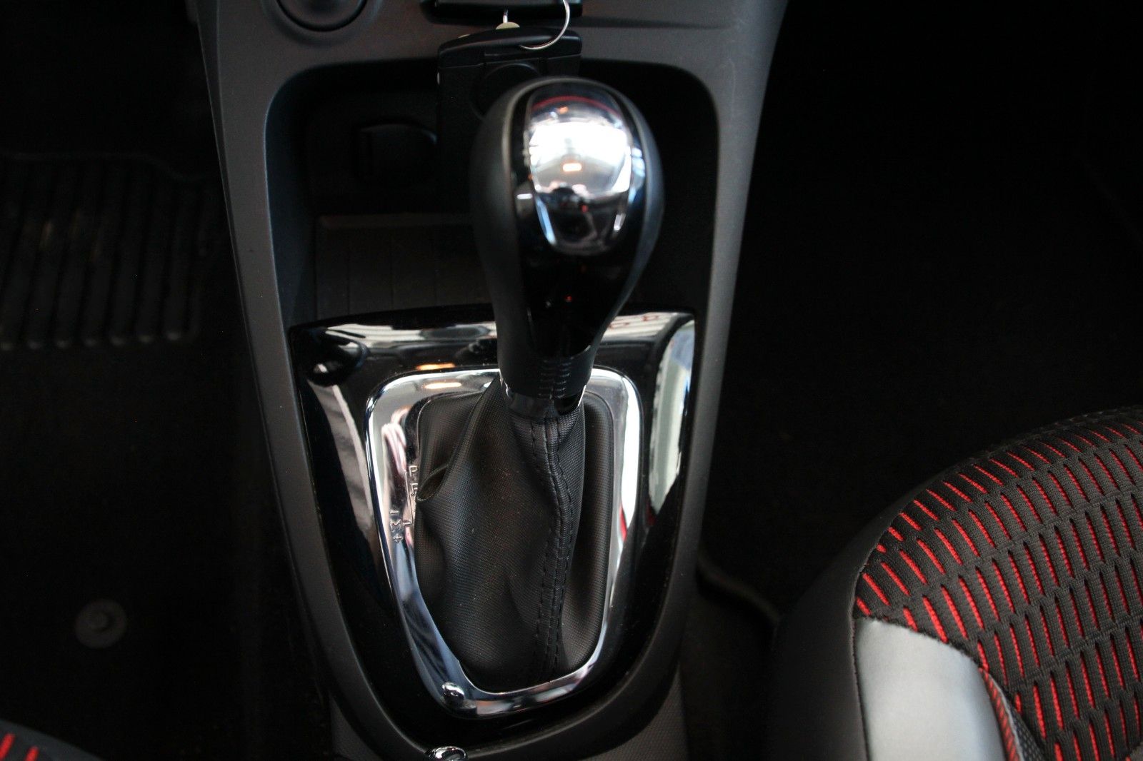 Fahrzeugabbildung Renault Captur Helly Hansen