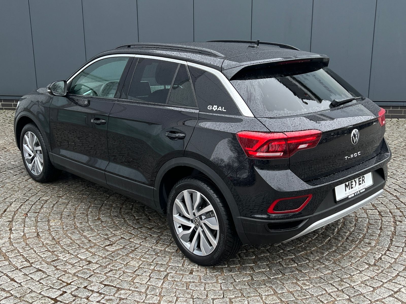 Fahrzeugabbildung Volkswagen T-Roc GOAL 2.0 TDI DSG *AHK, LED, PlusPaket, 18"