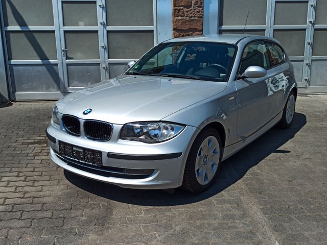 BMW 118i Lim. / AUTOMATIK / AHK / Klima