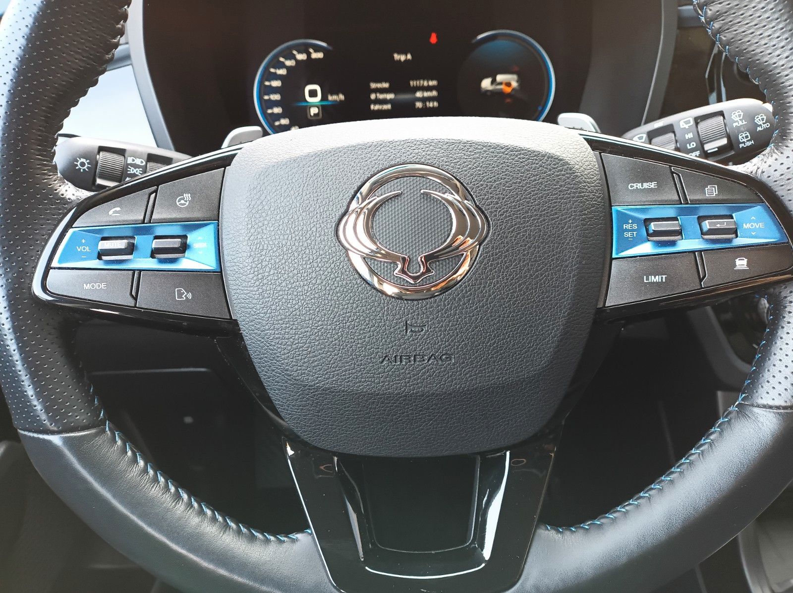 Fahrzeugabbildung Ssangyong Korando e-Motion PLATINUM +T.LEDER+ABSTANDSPILOT