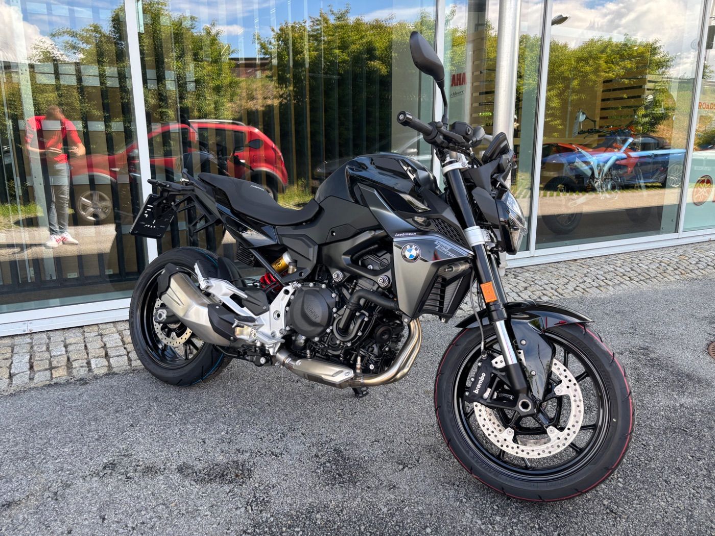 Fahrzeugabbildung BMW F 900 R Triple Black 4 Pakete