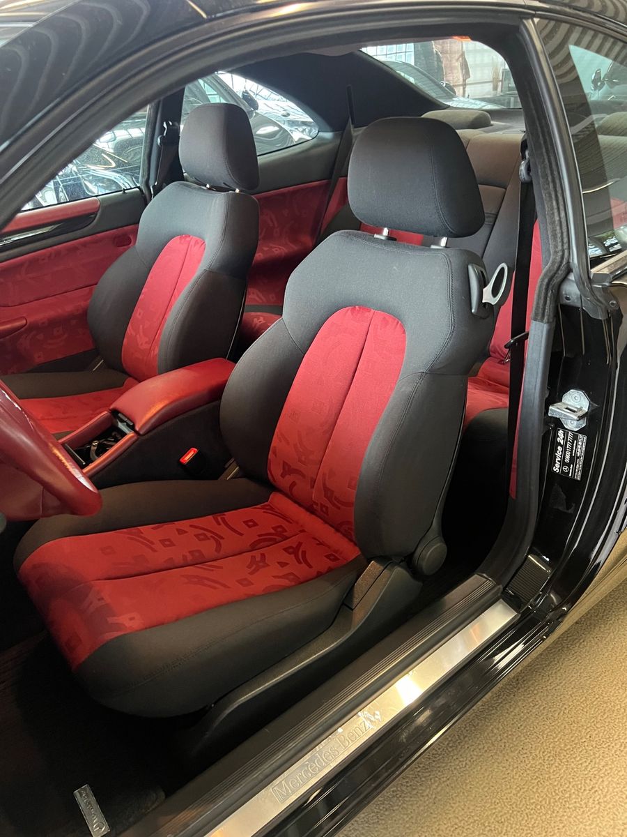 Fahrzeugabbildung Mercedes-Benz CLK 320 AVANTGARDE * 1.HAND *