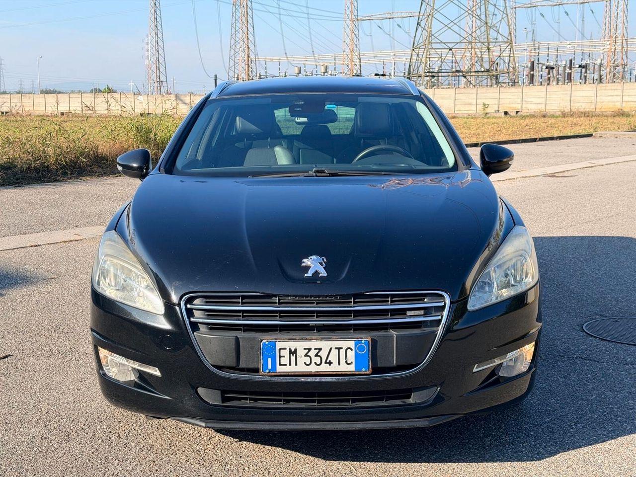 Peugeot 508 2012 — вигляд ззаду