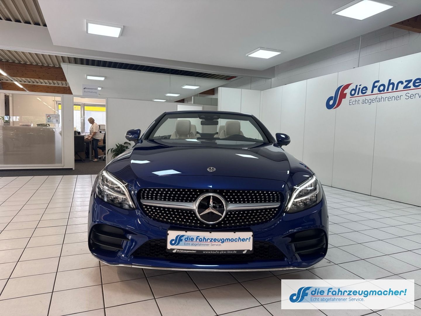 Fahrzeugabbildung Mercedes-Benz C 200 Cabrio 4Matic Sportpaket AMG LED Leder Mem