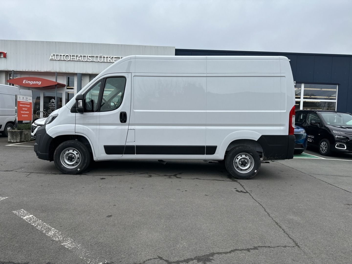 Fahrzeugabbildung Peugeot Boxer 2.2 Kastenwagen 335 L2H2 BlueHDi 140 SHZ