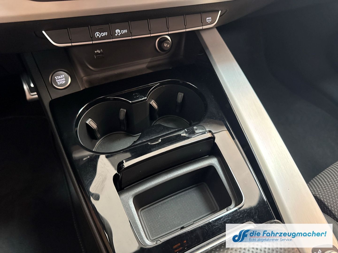 Fahrzeugabbildung Audi A4 Avant 35 TDI S line Navi Leder LED ACC Klimaa