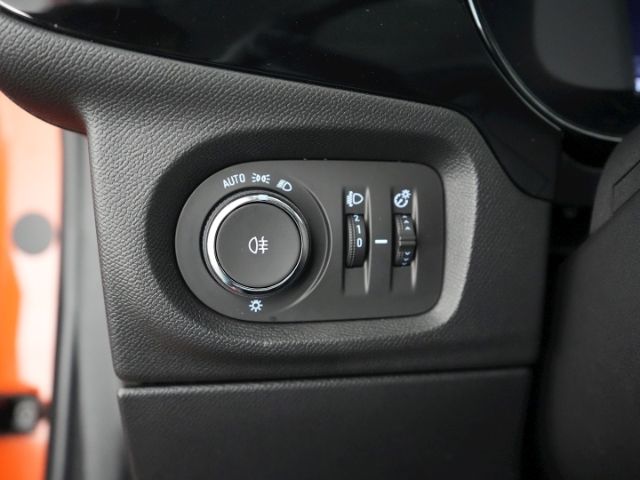 Corsa F ELEGANCE+LED LICHT+NAVI+SITZ-/LENKRADHEI