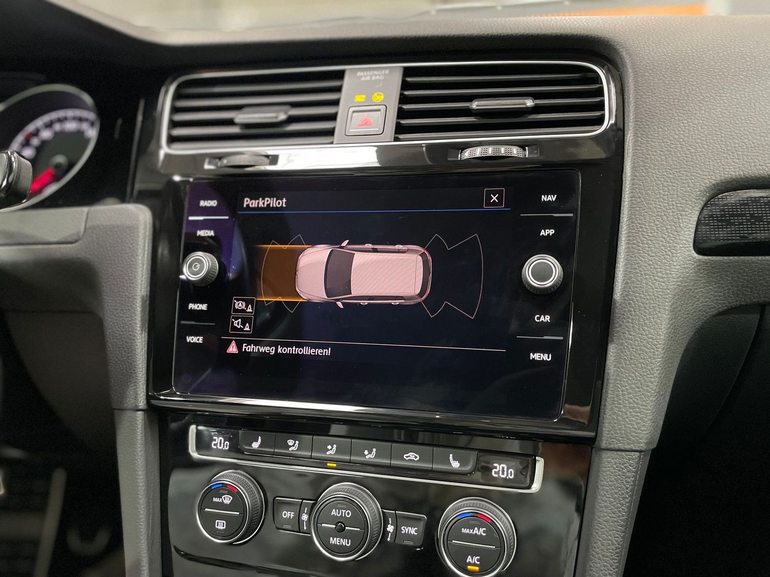 Fahrzeugabbildung Volkswagen Golf 1.5 TSI Sound #ACC#Navi#Carplay#PDC