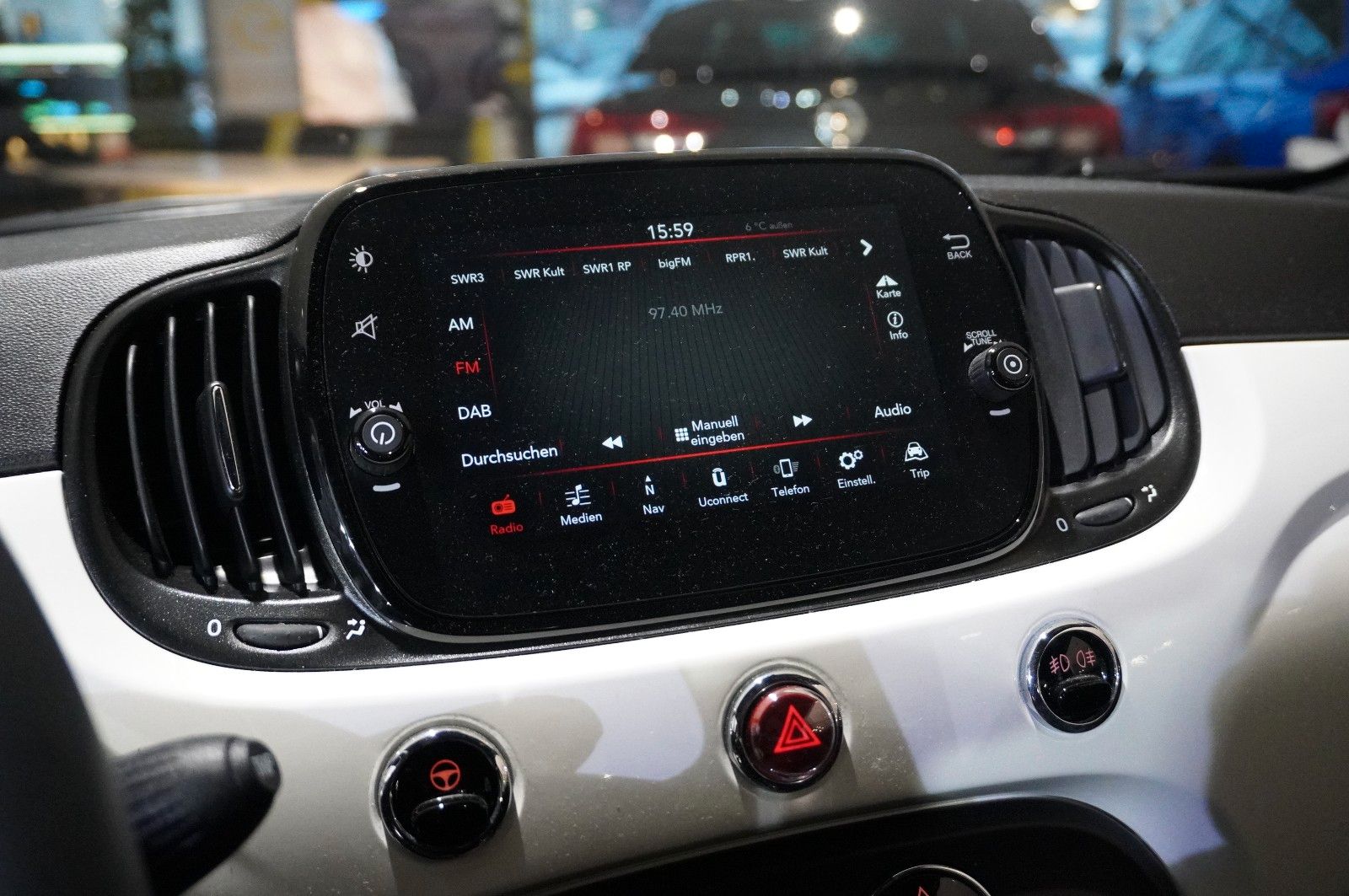 Fahrzeugabbildung Fiat 500 1.0 GSE HYBRID DOLCEVITA NAVI/LED/PDC/DAB+