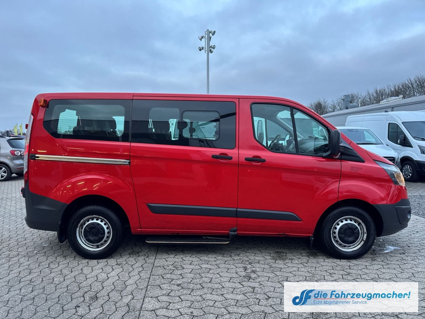 Fahrzeugabbildung Ford Transit Custom Tourneo 300 L1 *1977