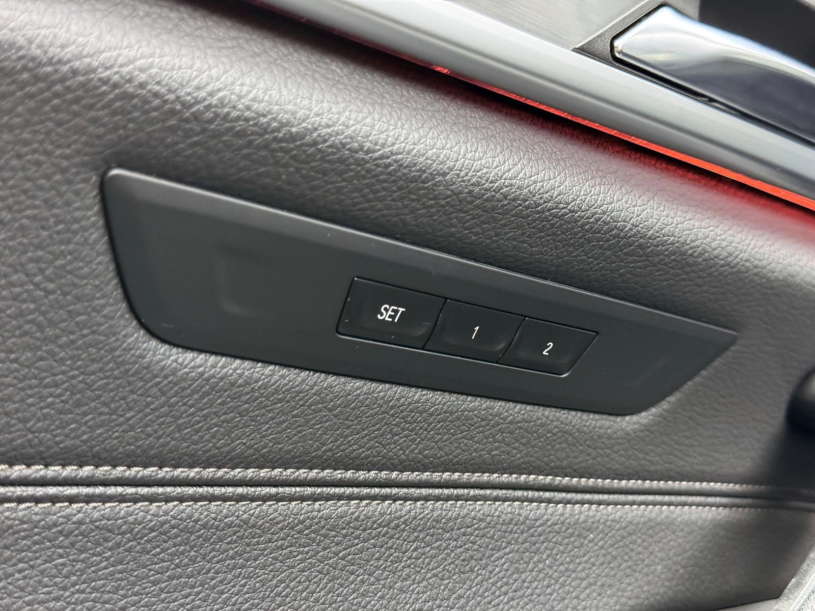 Fahrzeugabbildung BMW d*XDRIVE*M-PAKET*AHK*H&K*LIVE*360°HUD*KEYL*DAB