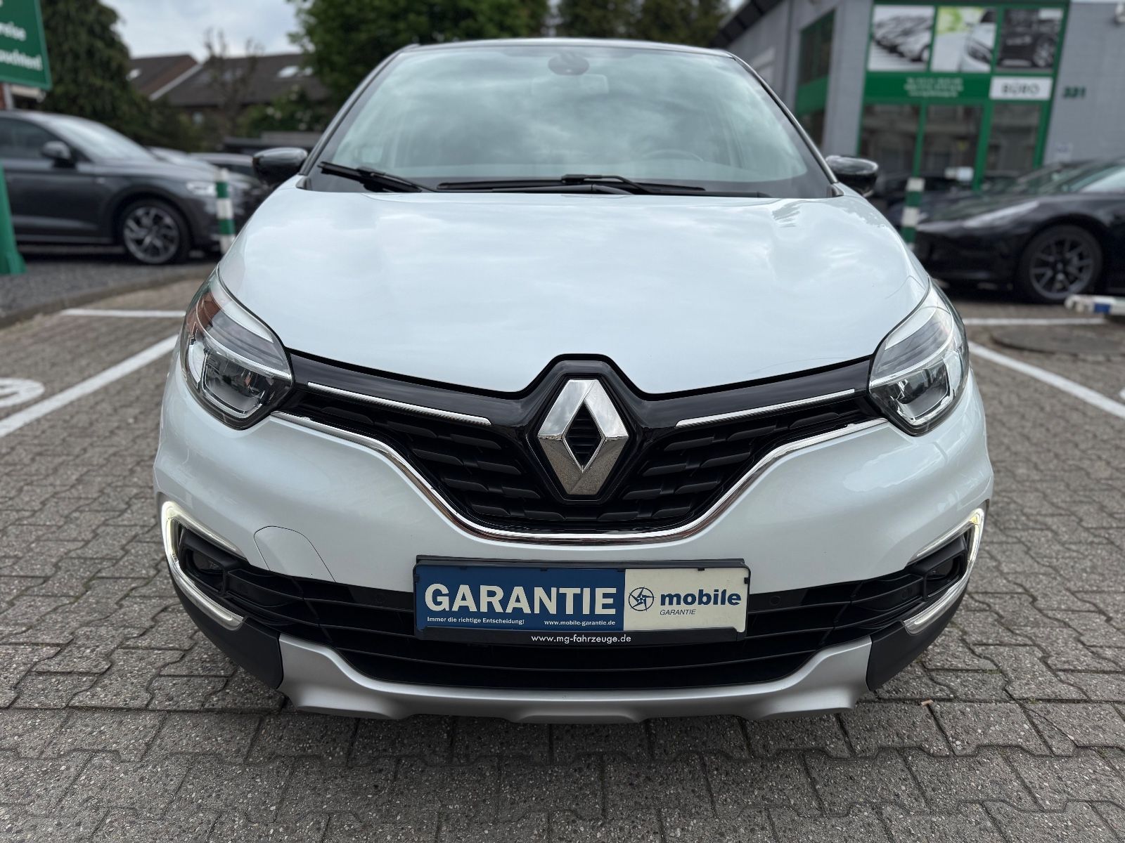 Fahrzeugabbildung Renault Captur Intens NAVI LED AHK TEMPOMAT KAMERA