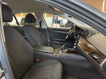 BMW 530 i xDrive *1.HAND*NAVI*TEMPO*SZHZ*AHK*PDC*