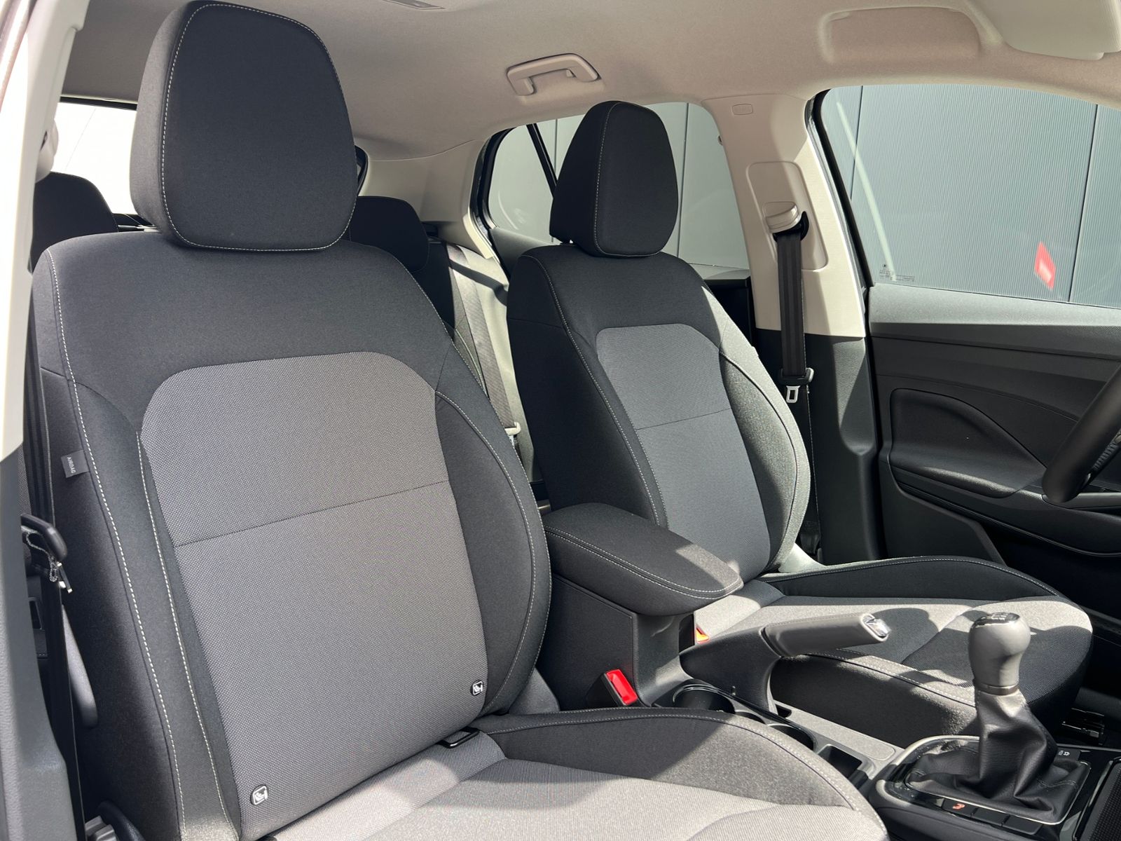 Fahrzeugabbildung SKODA Fabia Tour 1.0 TSI *Winter-Paket,KESSY,Einparkhi