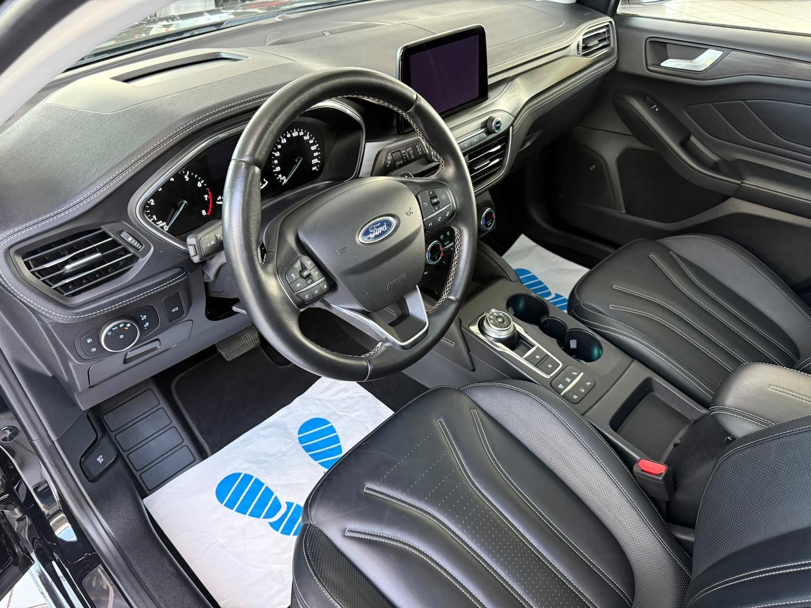 Ford Focus 1.5 Vignale Pano Leder CAM LED ACC Head Up