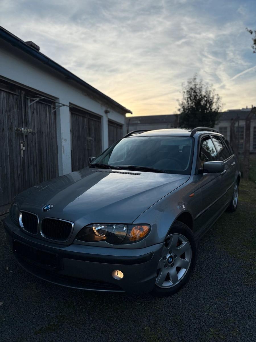 BMW 318, 2005