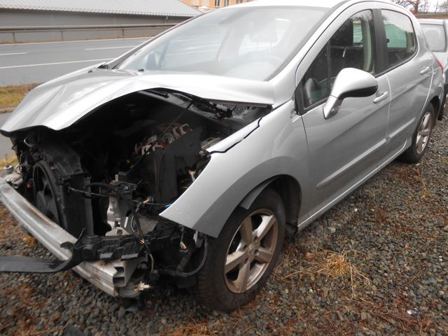 Peugeot 308 1.6L Diesel Unfaller Tüv 03.2026