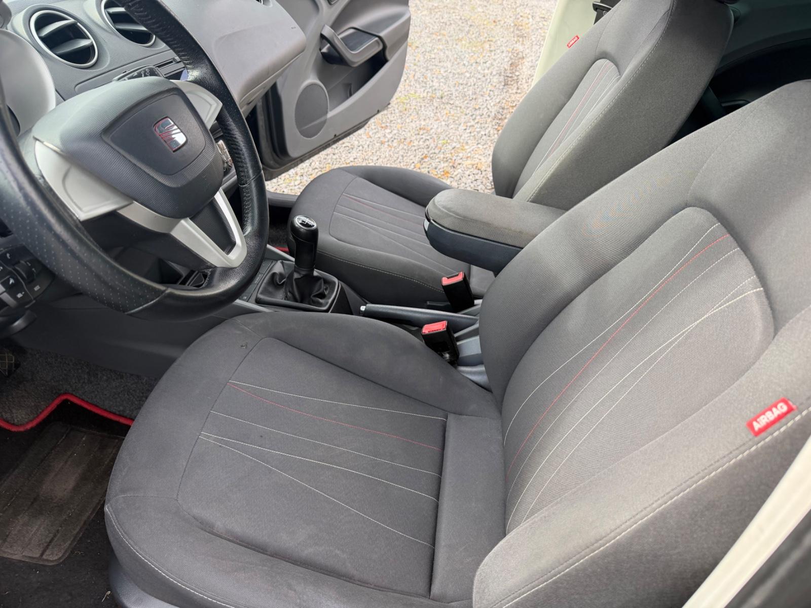 Seat Ibiza 2011 — photo 16