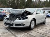 Volkswagen Passat Lim. Comfortline - Volkswagen Passat: Unfallwagen