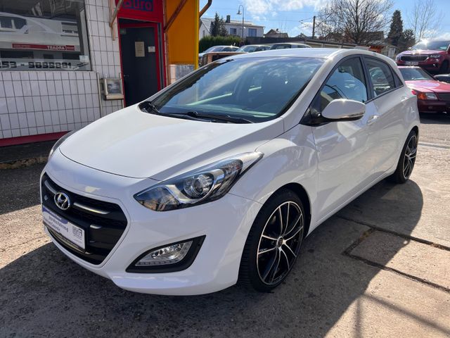 Hyundai i30 blue Trend*Navi*Kamera*18Zoll-Alu*Sitzhzg*