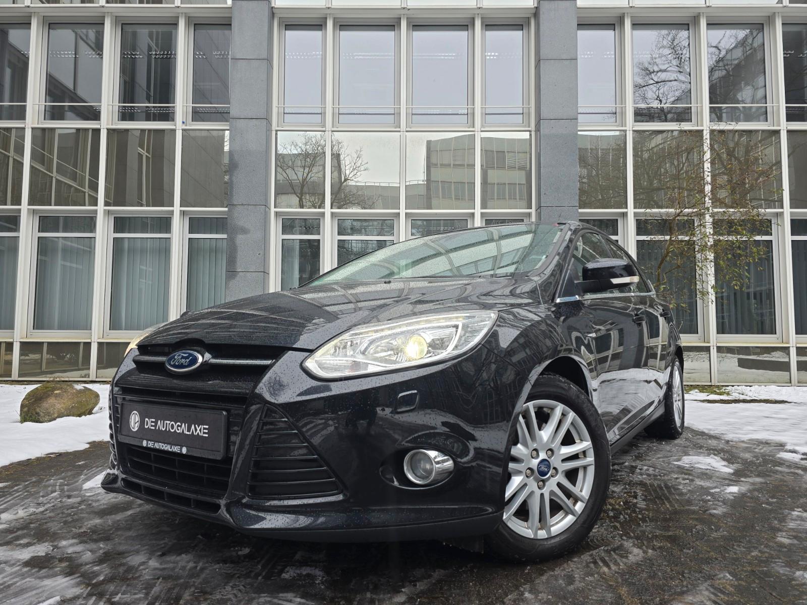 Ford Focus Lim. Titanium 1.6 Aut.*LEDER*XEN*NAV*KEYLS