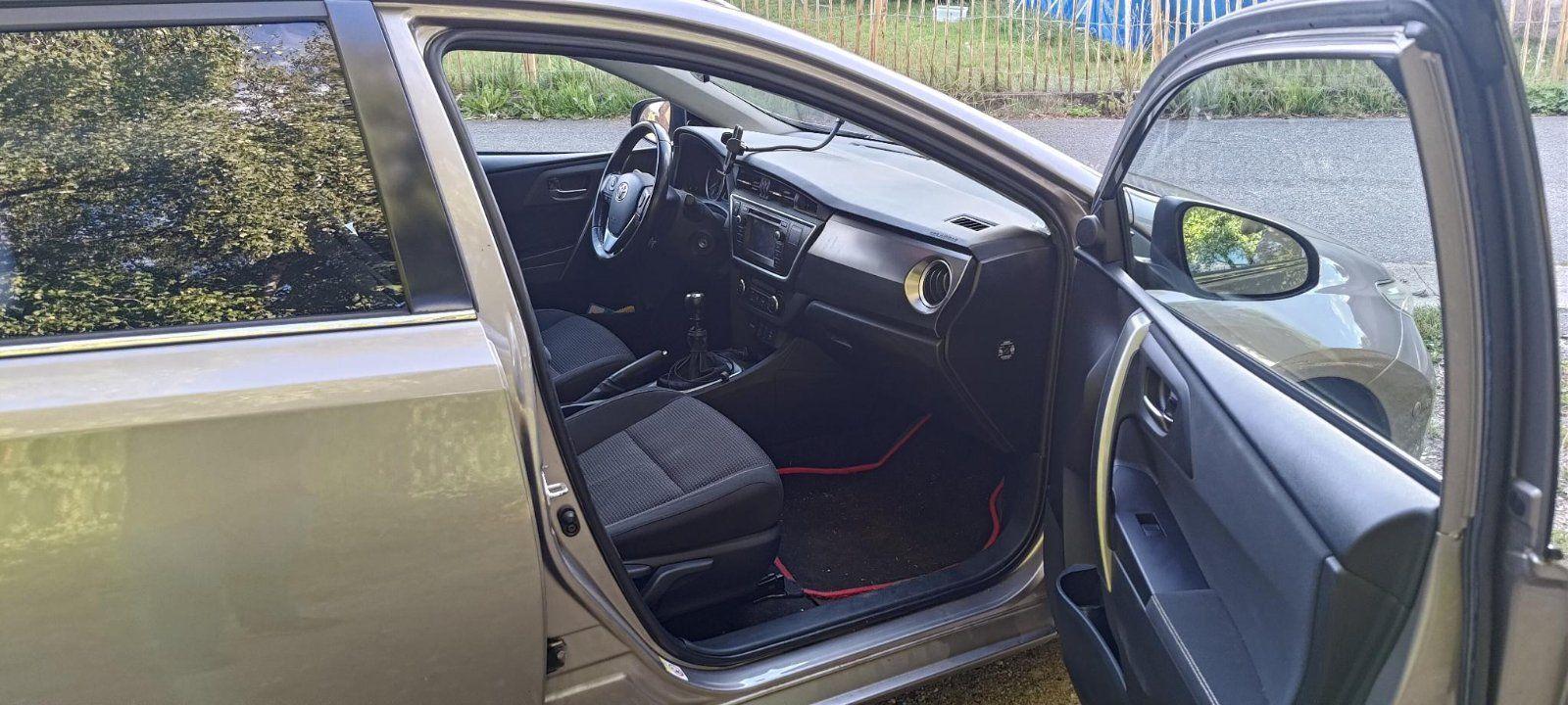 Toyota Auris 2013 — photo 8