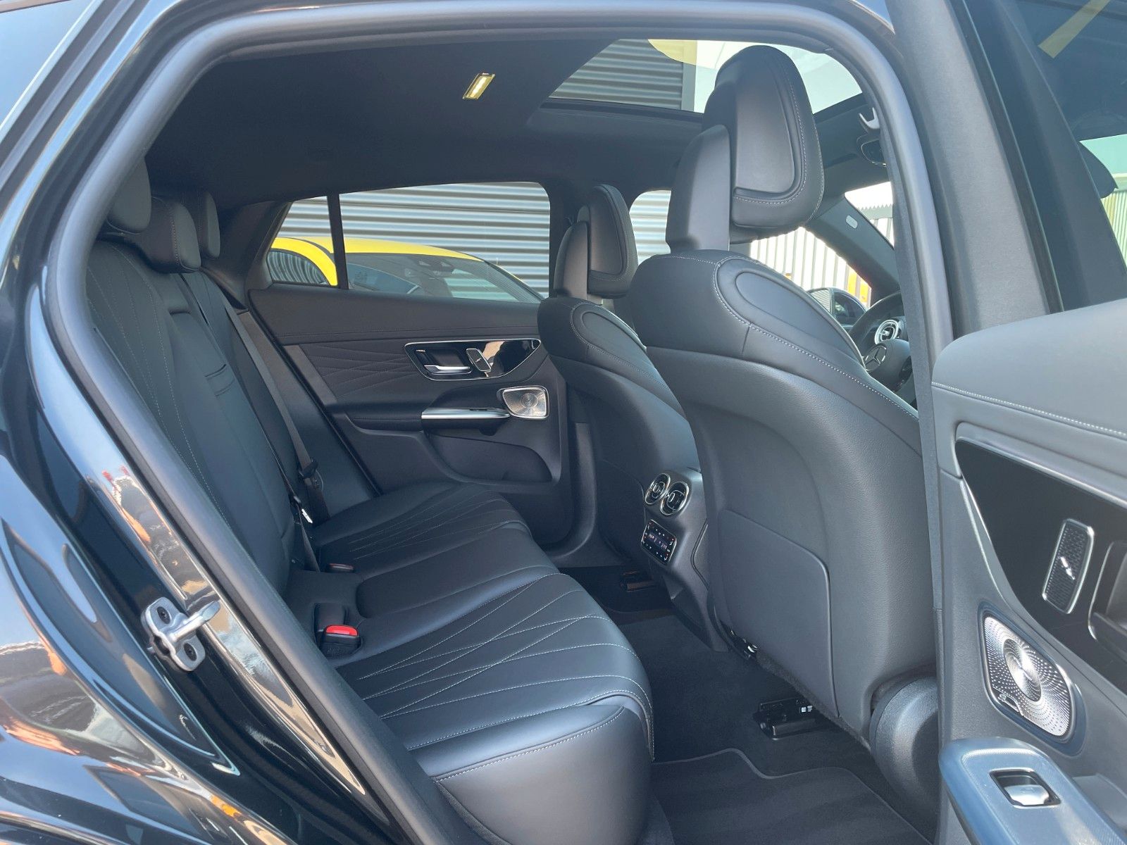 Fahrzeugabbildung Mercedes-Benz GLC 63 SE Coupe Pano+HeadUP+Burm+Drivers+Digital