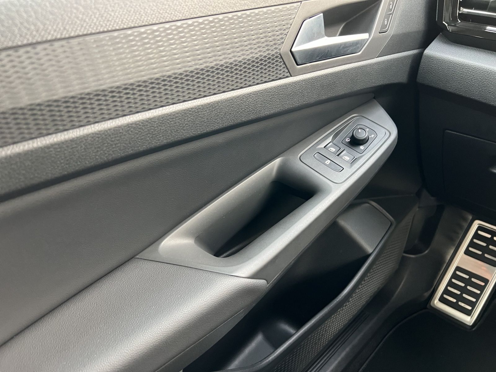 Fahrzeugabbildung Volkswagen Caddy TSI Style Maxi LED AHK NAVI
