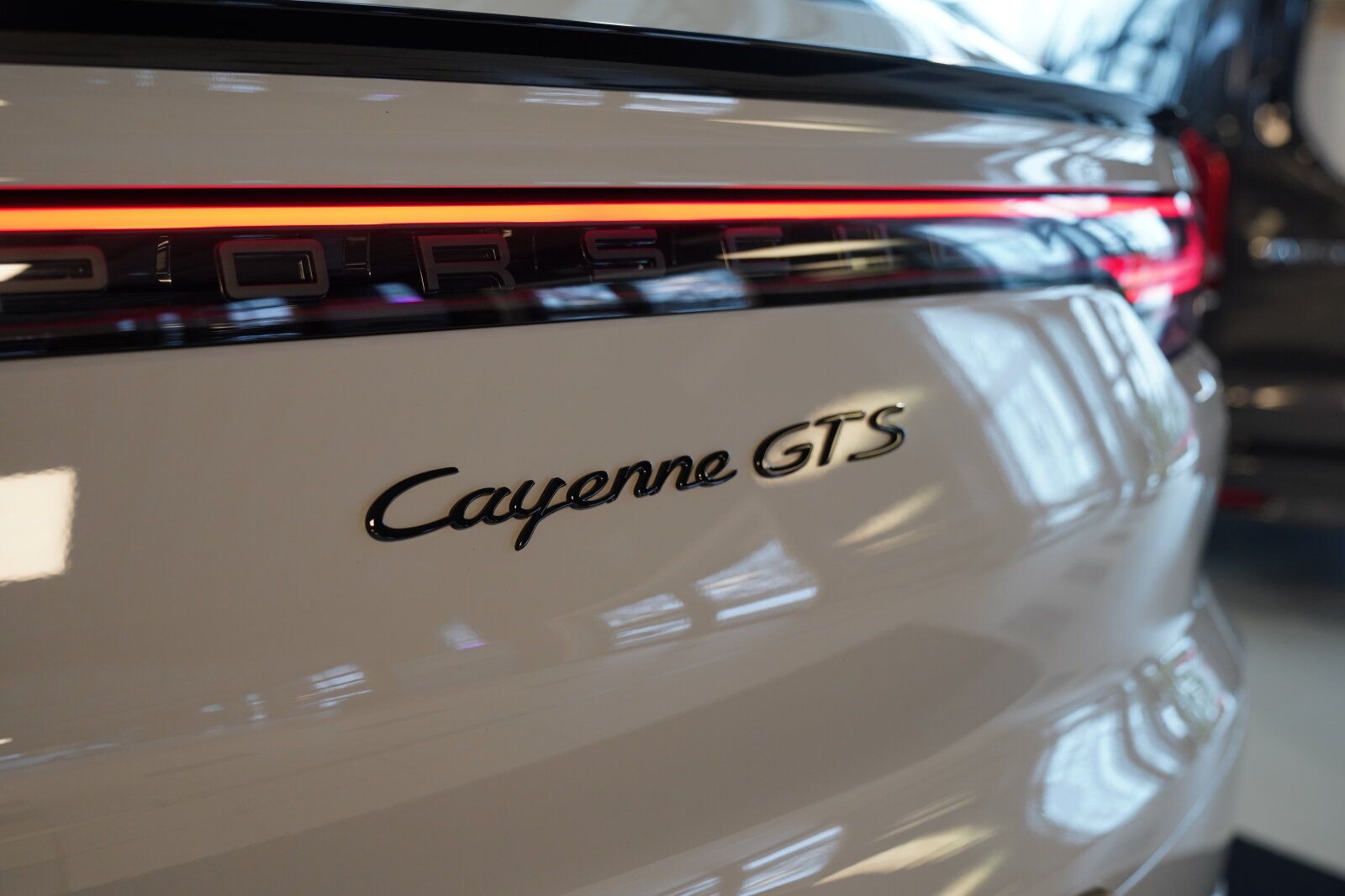 Porsche Cayenne Coupe GTS kreide Sport Classic Pano AHK foto 5