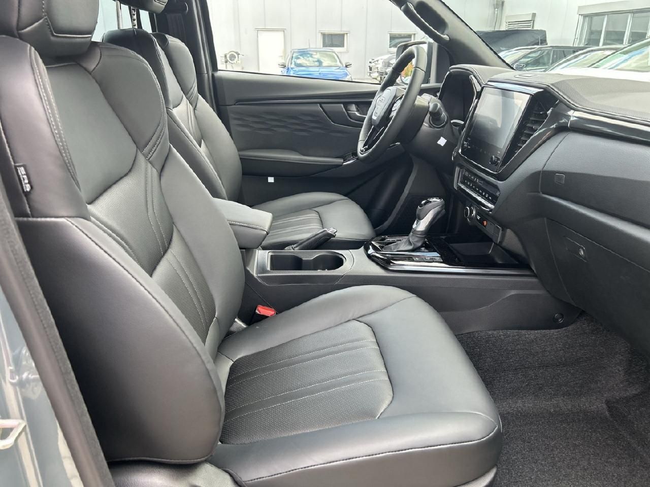 Fahrzeugabbildung Isuzu D-Max Space Cab 4WD V-CROSS 2,2