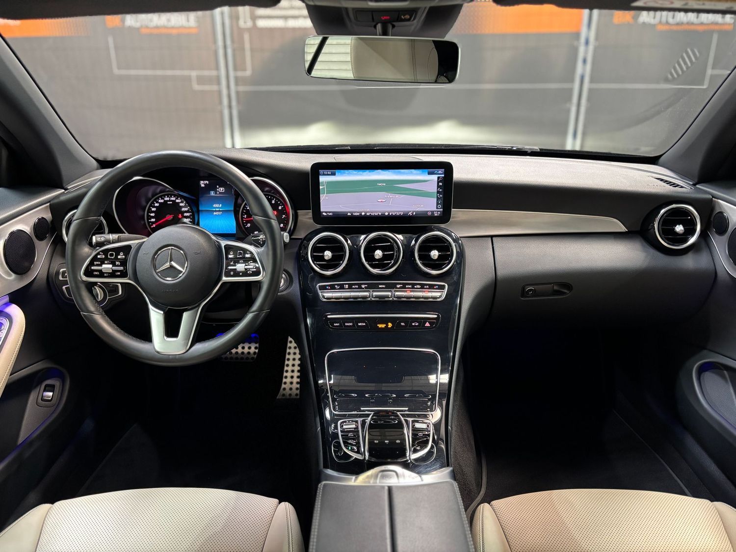 Fahrzeugabbildung Mercedes-Benz C 180 AMG Night#LED#Leder#Airscarf#Memory#Kamera