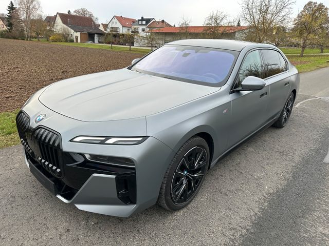 BMW 740d x-Drive M-Sport Paket B&W Panorama