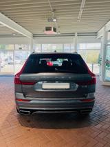 Volvo XC60 B4 RDesign AWD Pano Headup Cam AHK - Volvo XC60: R